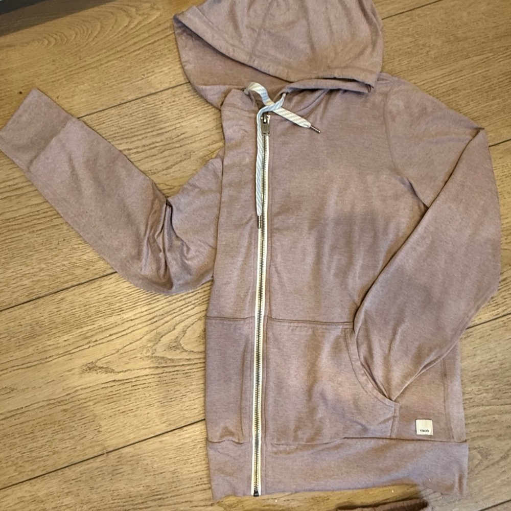 Vuori performance zip hoodie in Umber Heather (M)